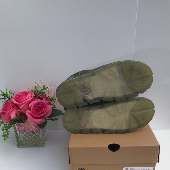 UGG Classic Ultra Mini Monogram - Picture 8 of 9